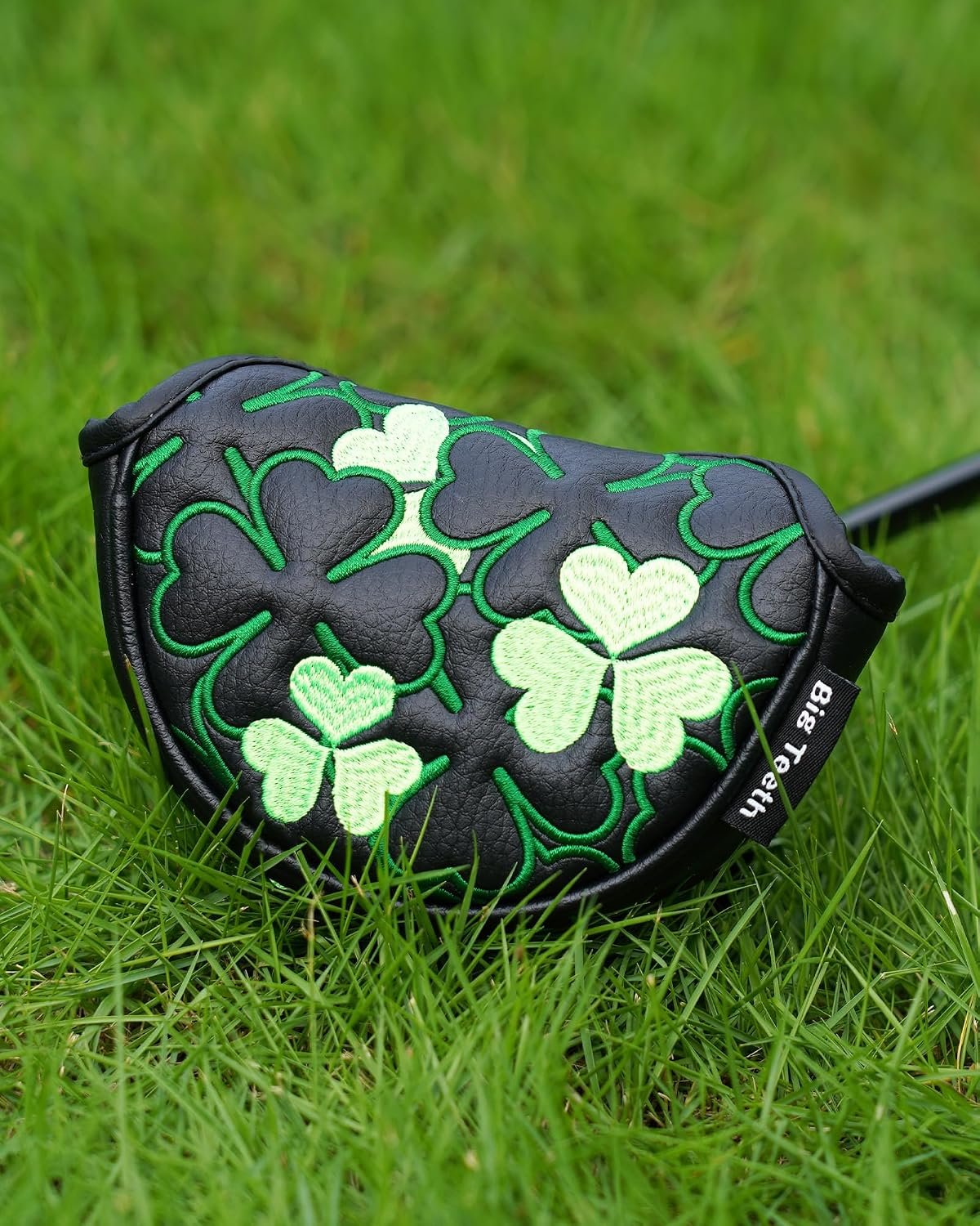 Big Teeth Golf Putter Covers Mallet Putter Headcover Magnetic Closure, Shamrock Putter Cover Headcover Black Leather Mallet Putter Covers for 2 Ball Putter